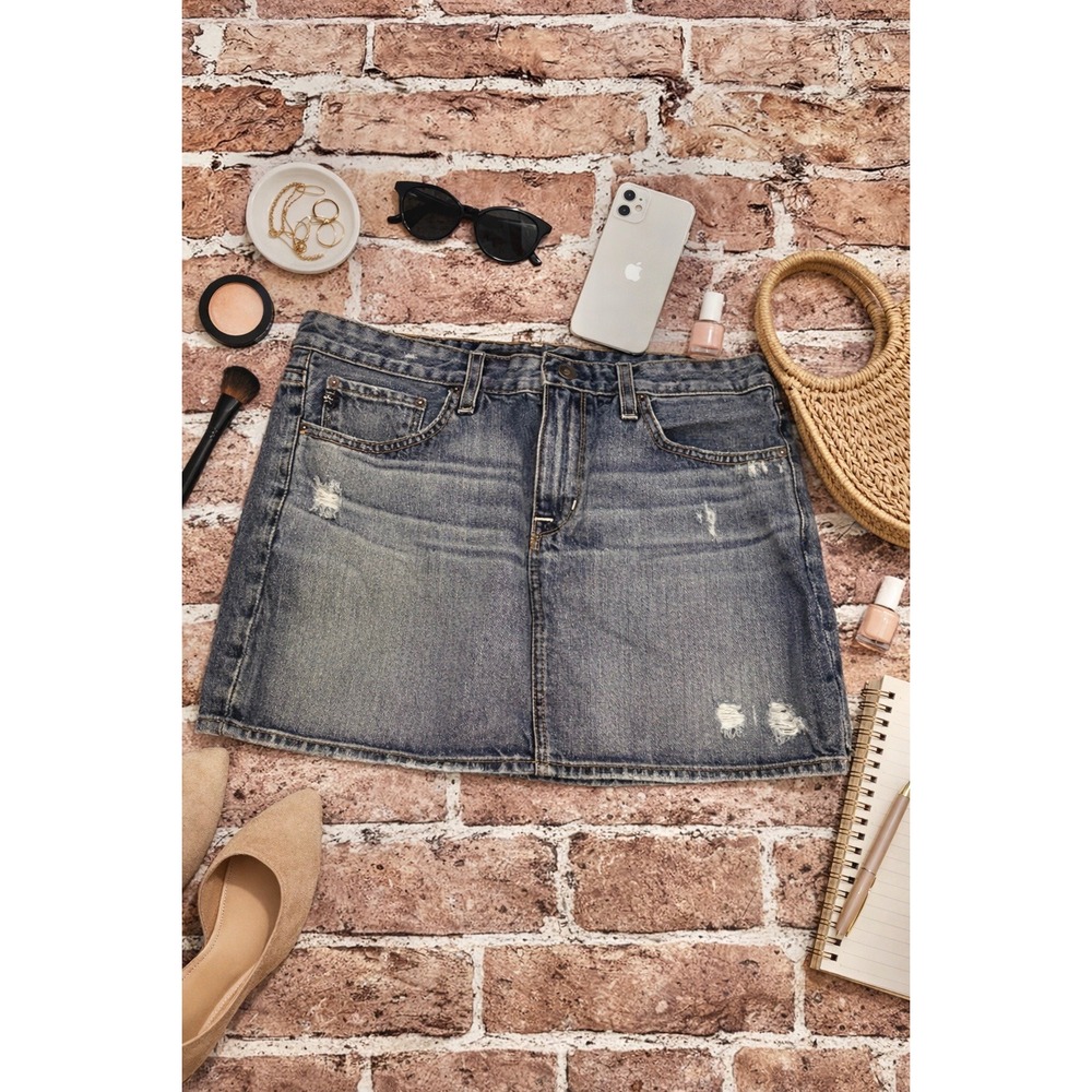 Big Star 1974 Women's Distressed Denim Mini Skirt Medium Wash Blue Size 30 Edgy